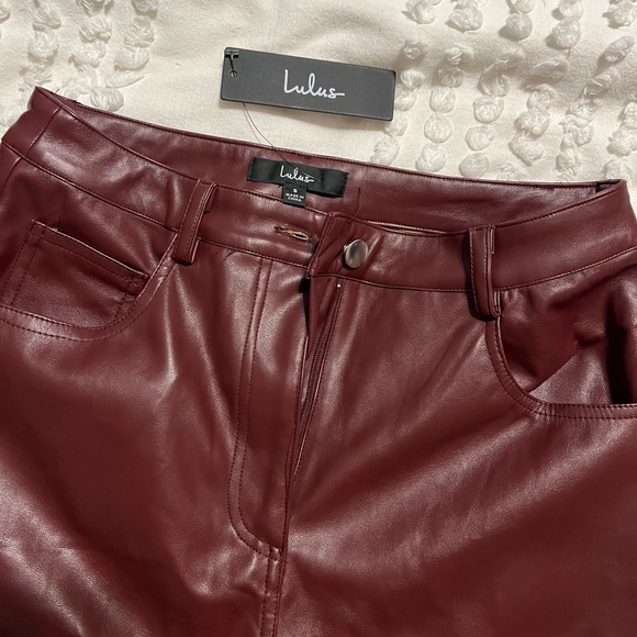 NWT. Lulu’s Burgundy Vegan Leather Straight Leg Pants - Picture 2 of 3